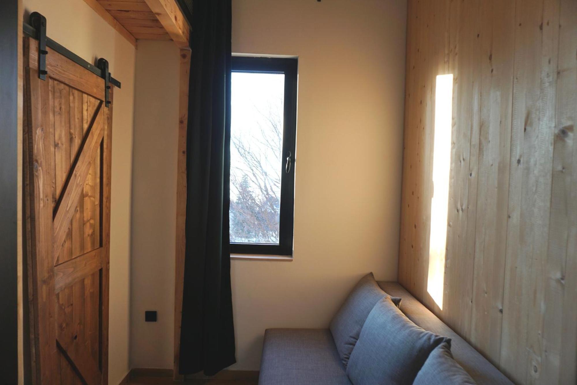 Montana Hotel Lisina Bagian luar foto