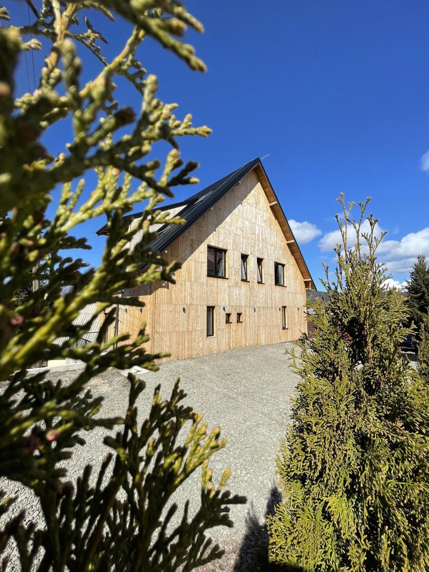 Montana Hotel Lisina Bagian luar foto